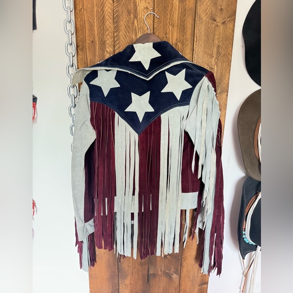 Understated Leather American Woman Fringe Jacket - Picture 9 of 13